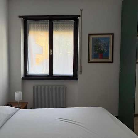 Appartamento Spazioso Con 3 Camere Da Letto Riva del Garda Buitenkant foto