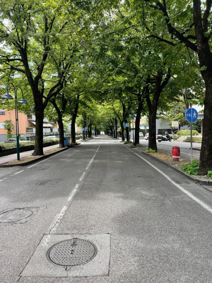 Appartamento Spazioso Con 3 Camere Da Letto Riva del Garda Buitenkant foto