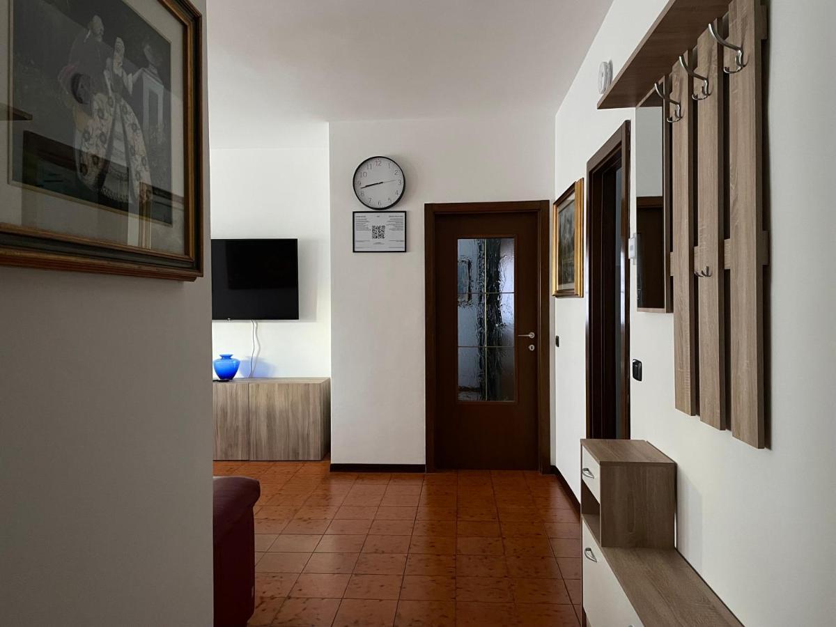Appartamento Spazioso Con 3 Camere Da Letto Riva del Garda Buitenkant foto