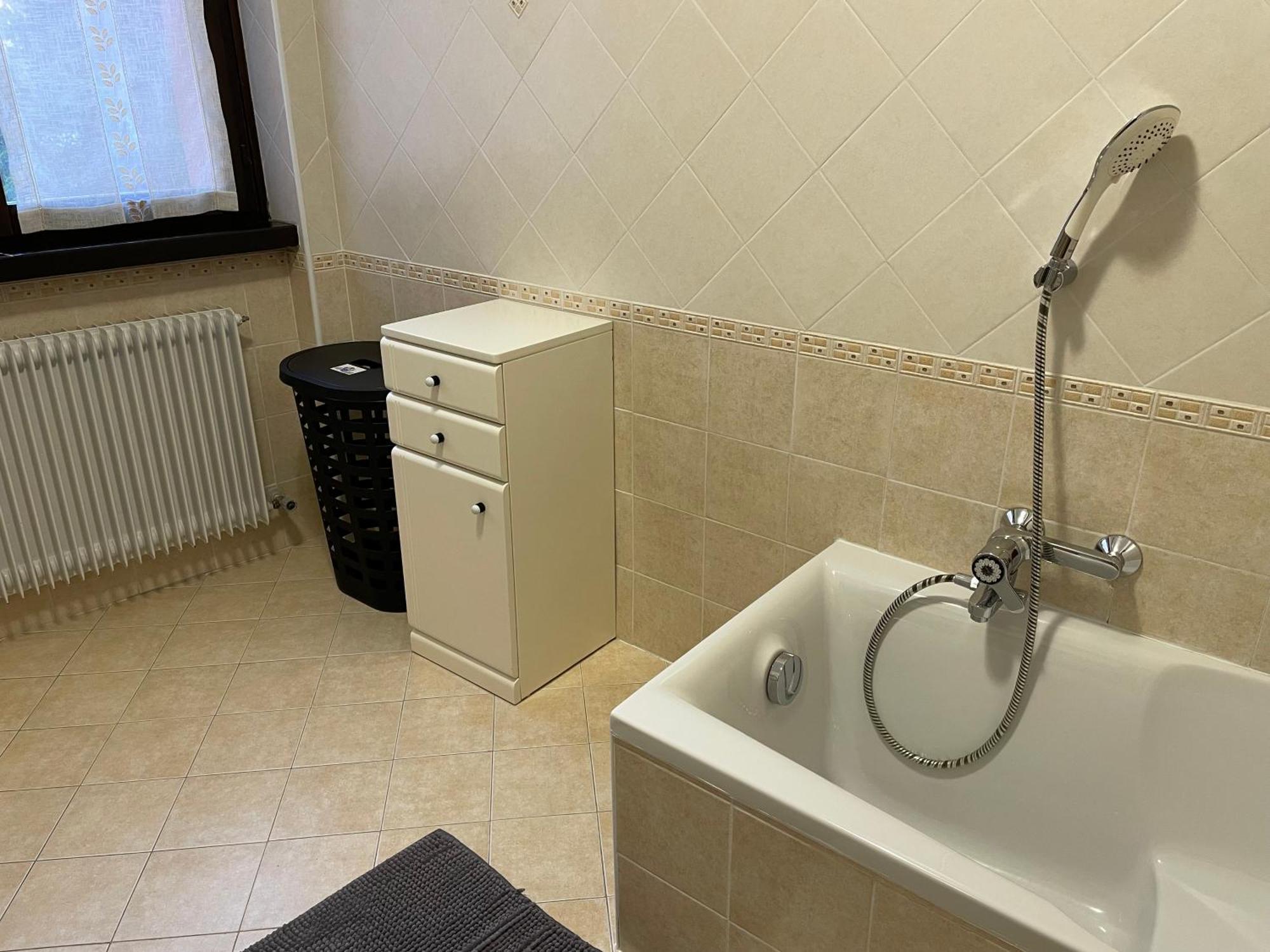 Appartamento Spazioso Con 3 Camere Da Letto Riva del Garda Buitenkant foto