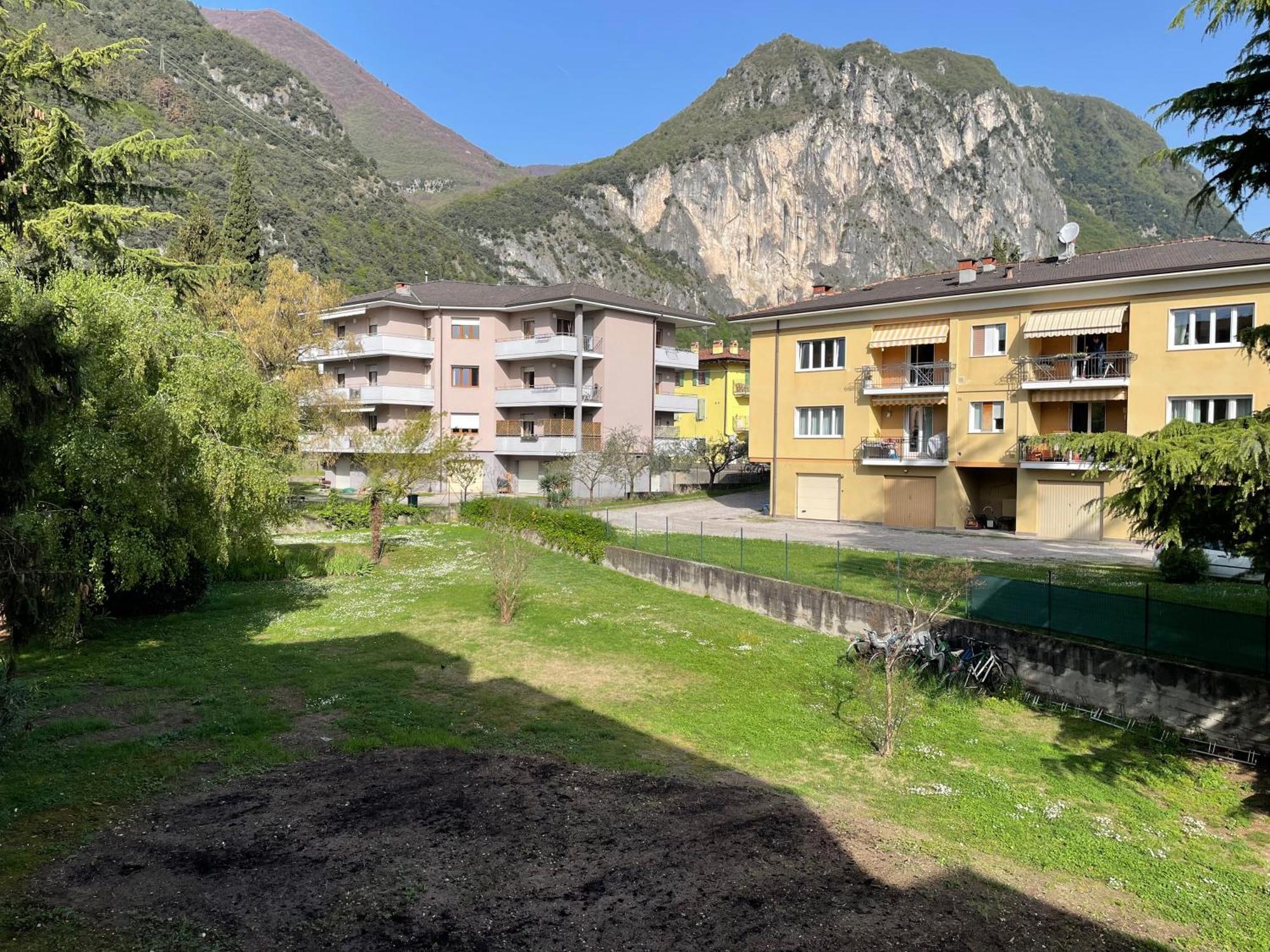 Appartamento Spazioso Con 3 Camere Da Letto Riva del Garda Buitenkant foto